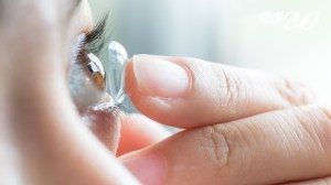 高透氧季拋多焦隱形眼鏡適合有散光或是眼球弧度偏大、偏小的人